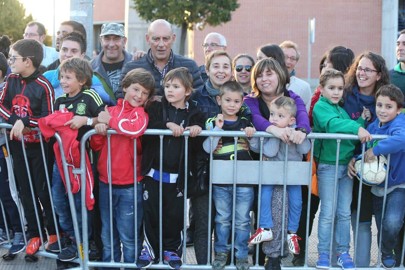 Logroño arropa a la selección en su entrenamiento en Las Gaunas