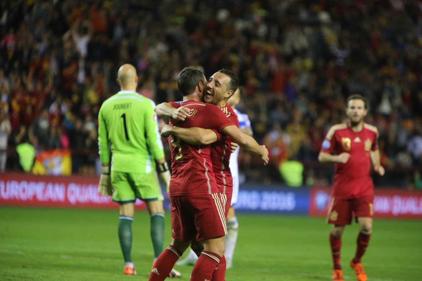 La selección española gana a Luxemburgo en Las Gaunas