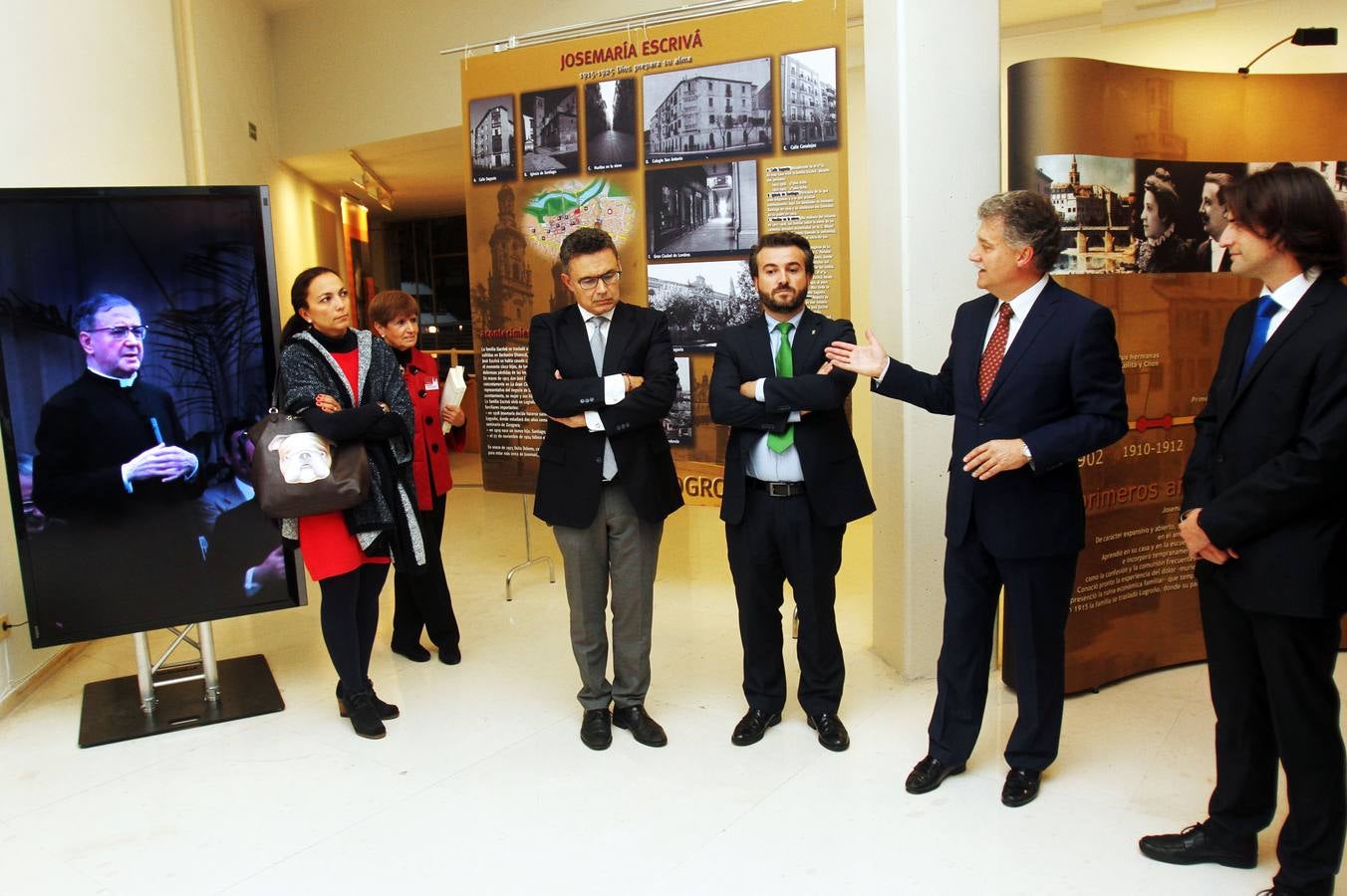 Inauguración en Logroño de la exposición sobre Escrivá de Balaguer, fundador del OPUS DEI