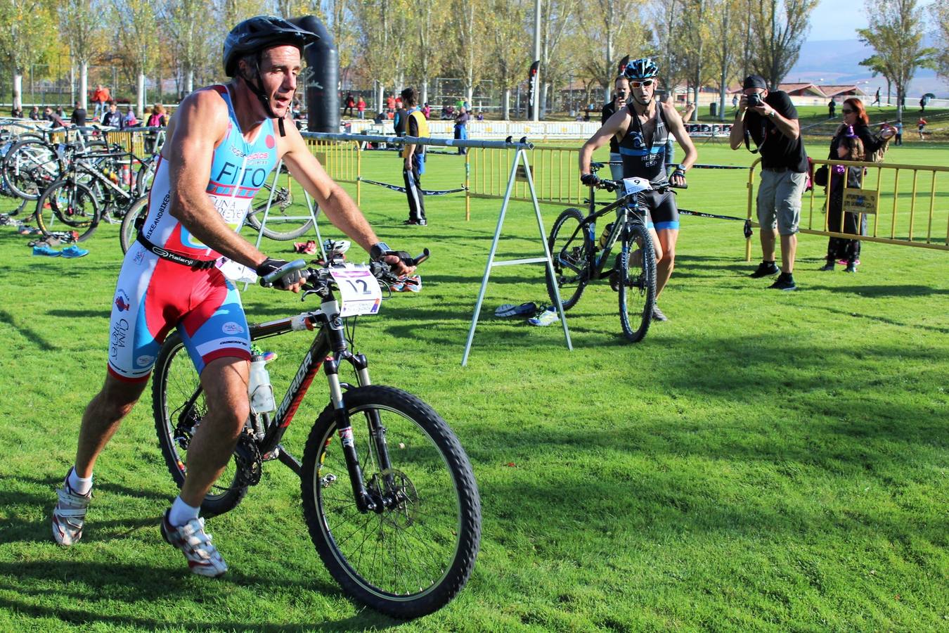 Alain Santamaría gana el X Duatlón Cros Valle del Oja