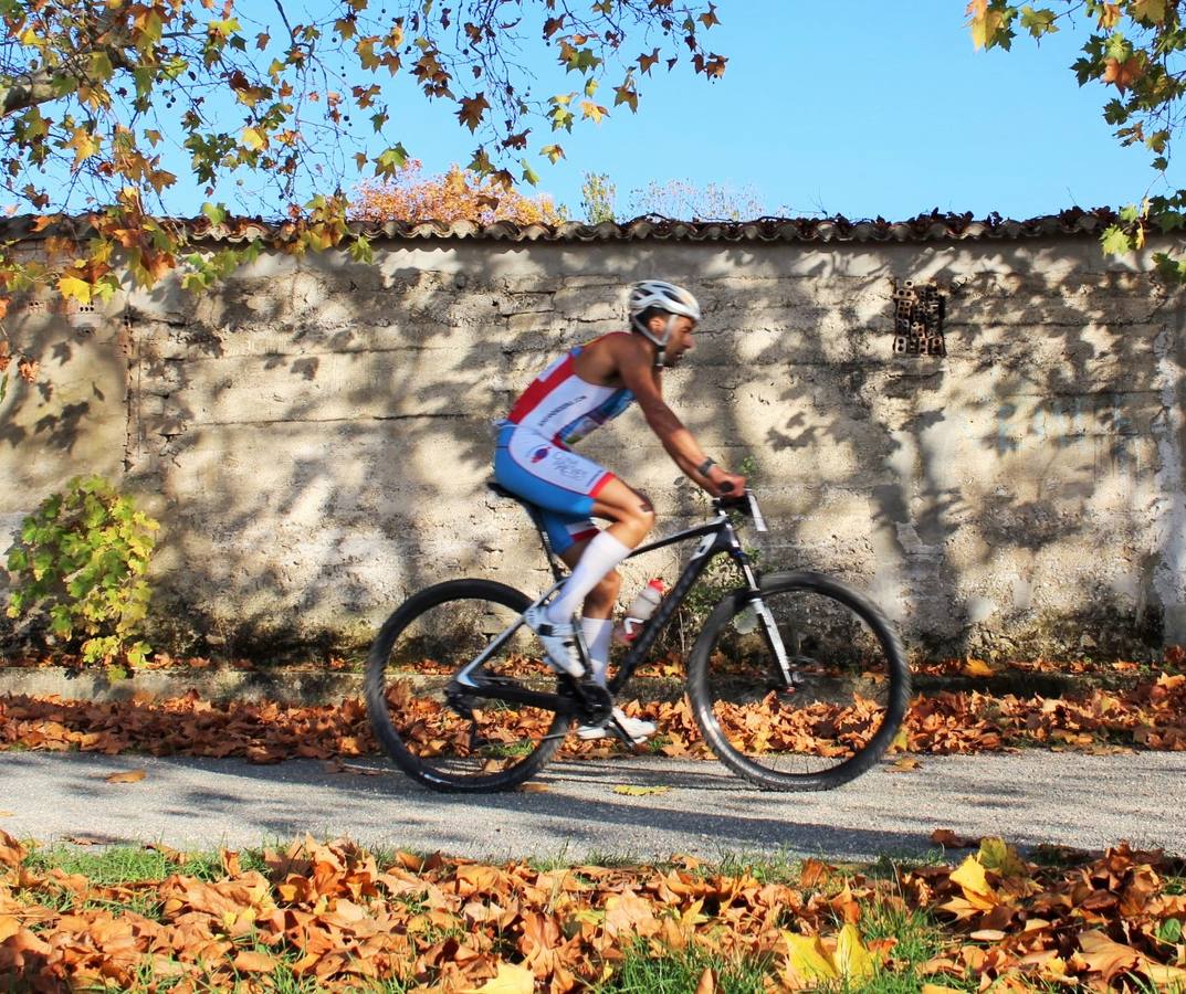 Alain Santamaría gana el X Duatlón Cros Valle del Oja