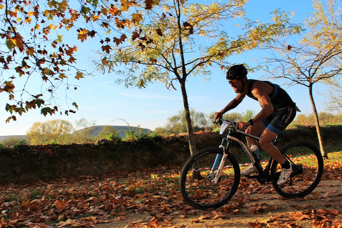 Alain Santamaría gana el X Duatlón Cros Valle del Oja