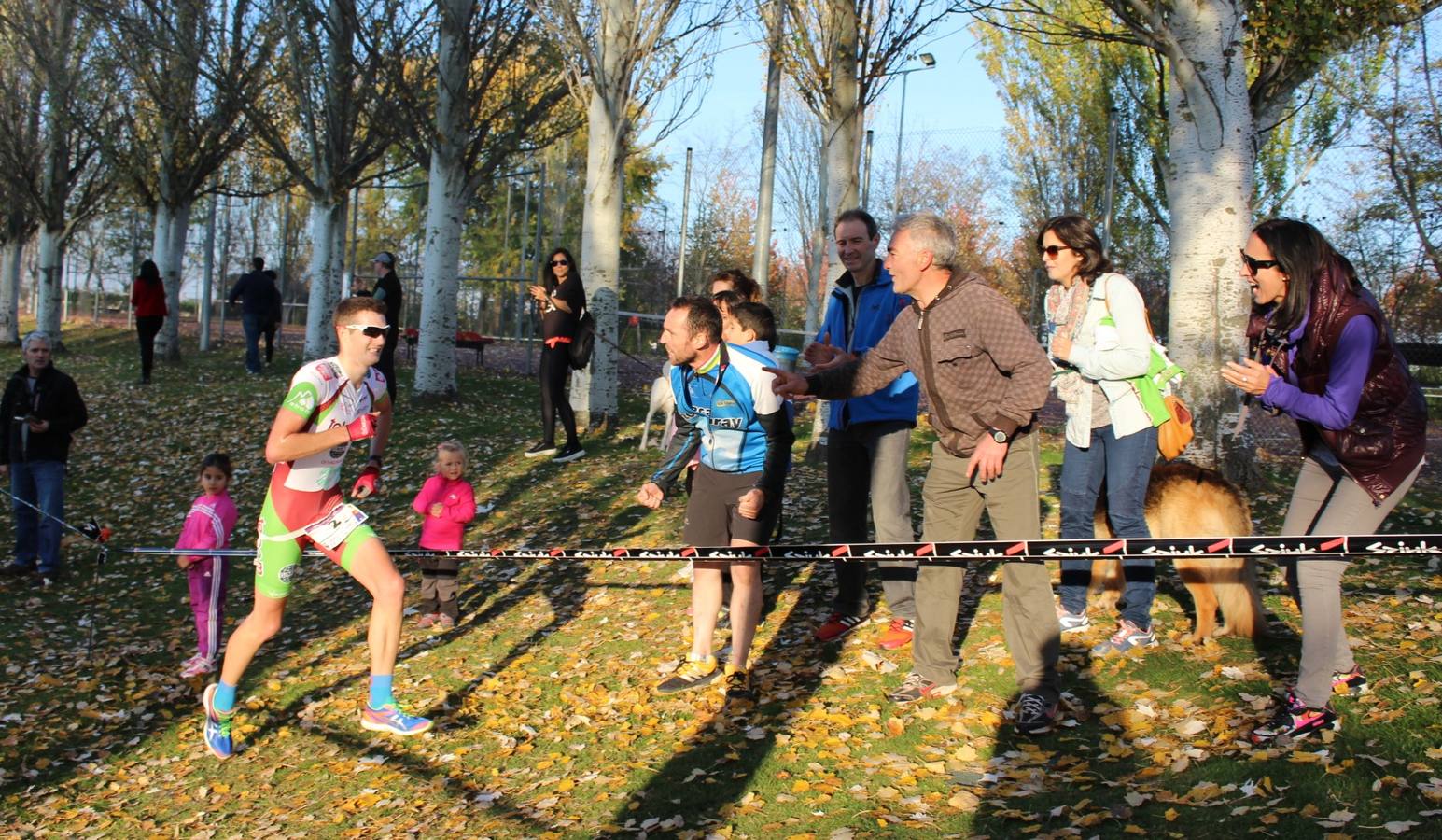 Alain Santamaría gana el X Duatlón Cros Valle del Oja