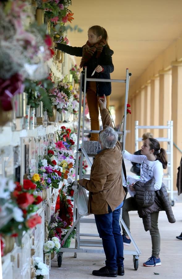 Los logroñeses recuerdan a sus fallecidos