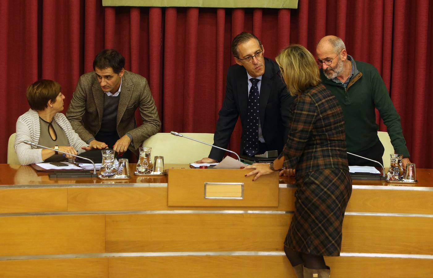 Los gestos en el Pleno del Ayuntamiento de Logroño
