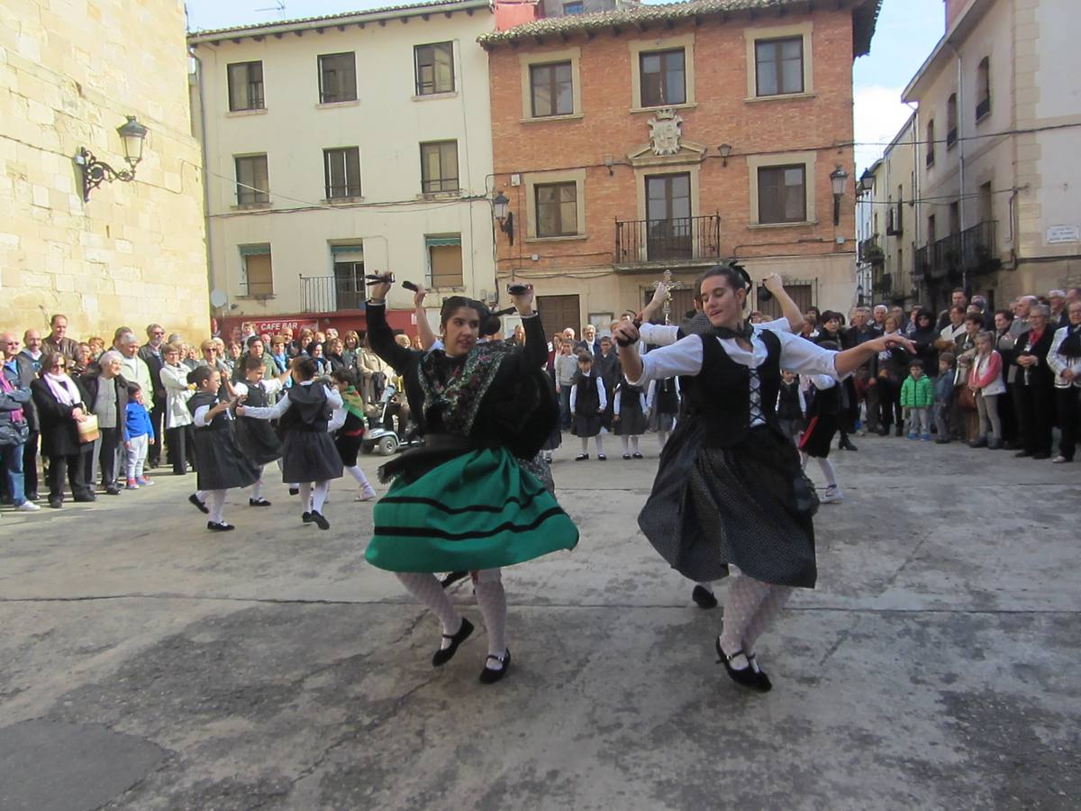 Alberite despide sus fiestas de San Martín con procesión y teatro infantil