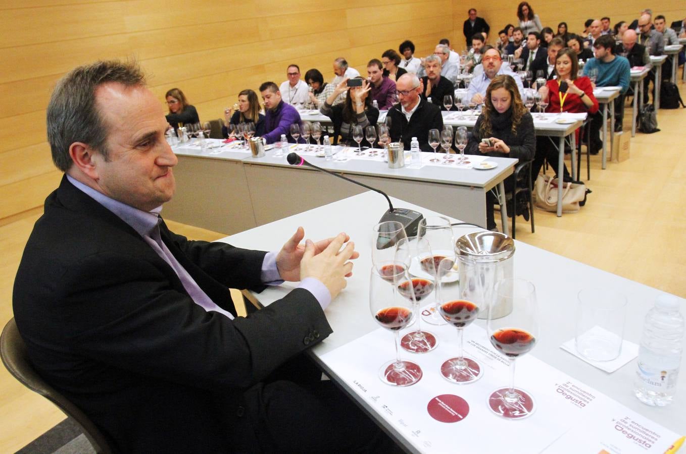 Un recorrido por la historia de los grandes vinos de Bodegas Riojanas desde 1942