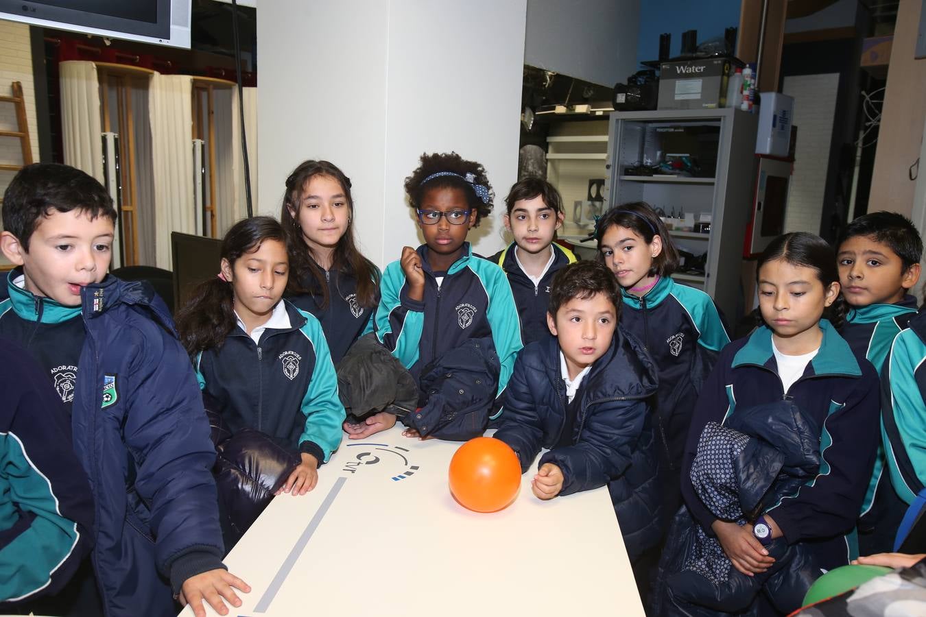 Hoy nos visitan los alumnos de 5º A de las Adoratrices