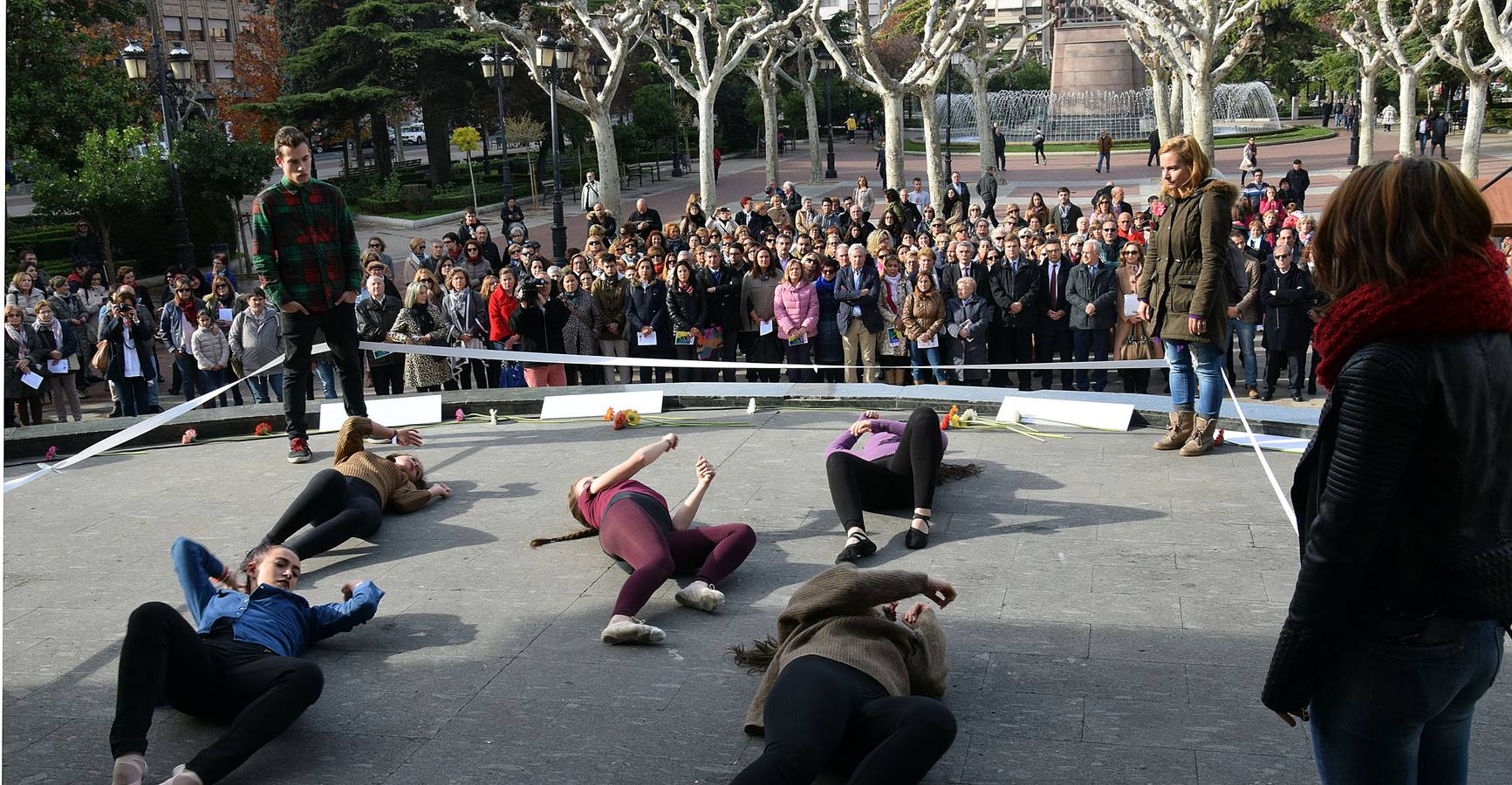 La Concha de El Espolón acoge el acto del Día Internacional contra la Violencia de Género