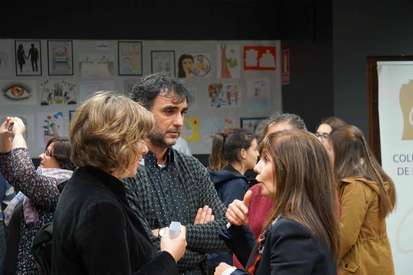 Dibujos por el respeto en el Colegio de Psicólogos (I)