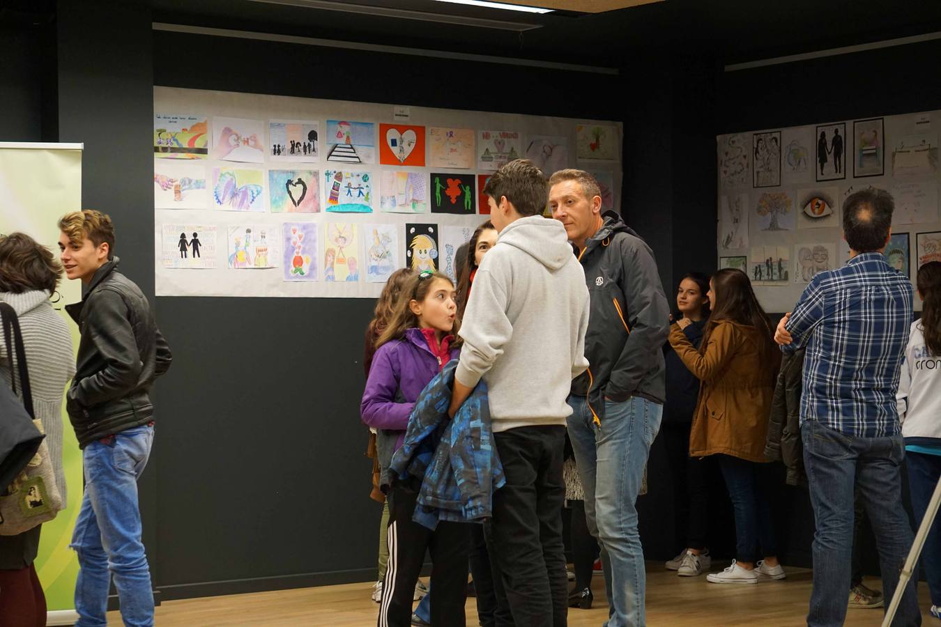 Dibujos por el respeto en el Colegio de Psicólogos (I)