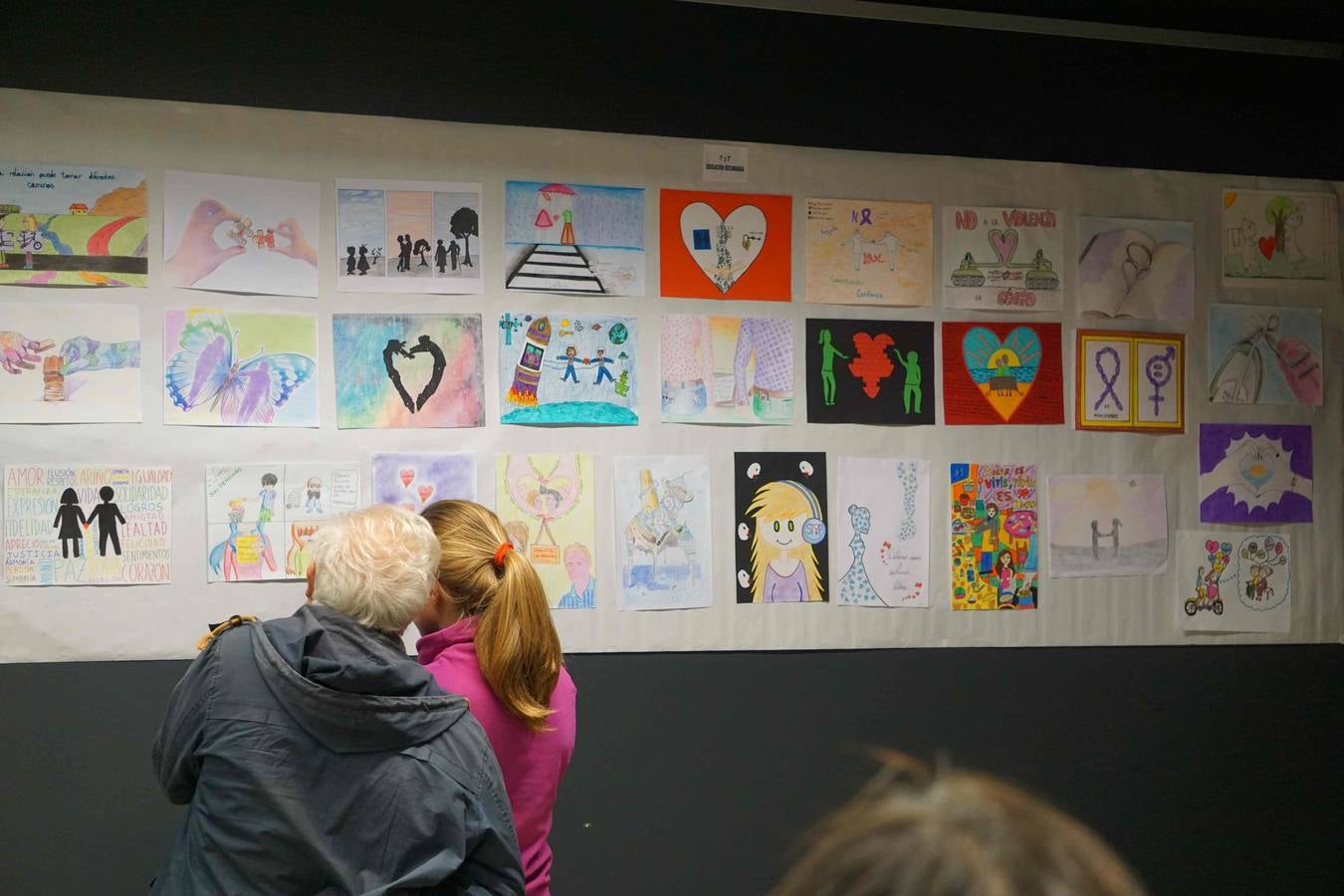 Dibujos por el respeto en el Colegio de Psicólogos (II)