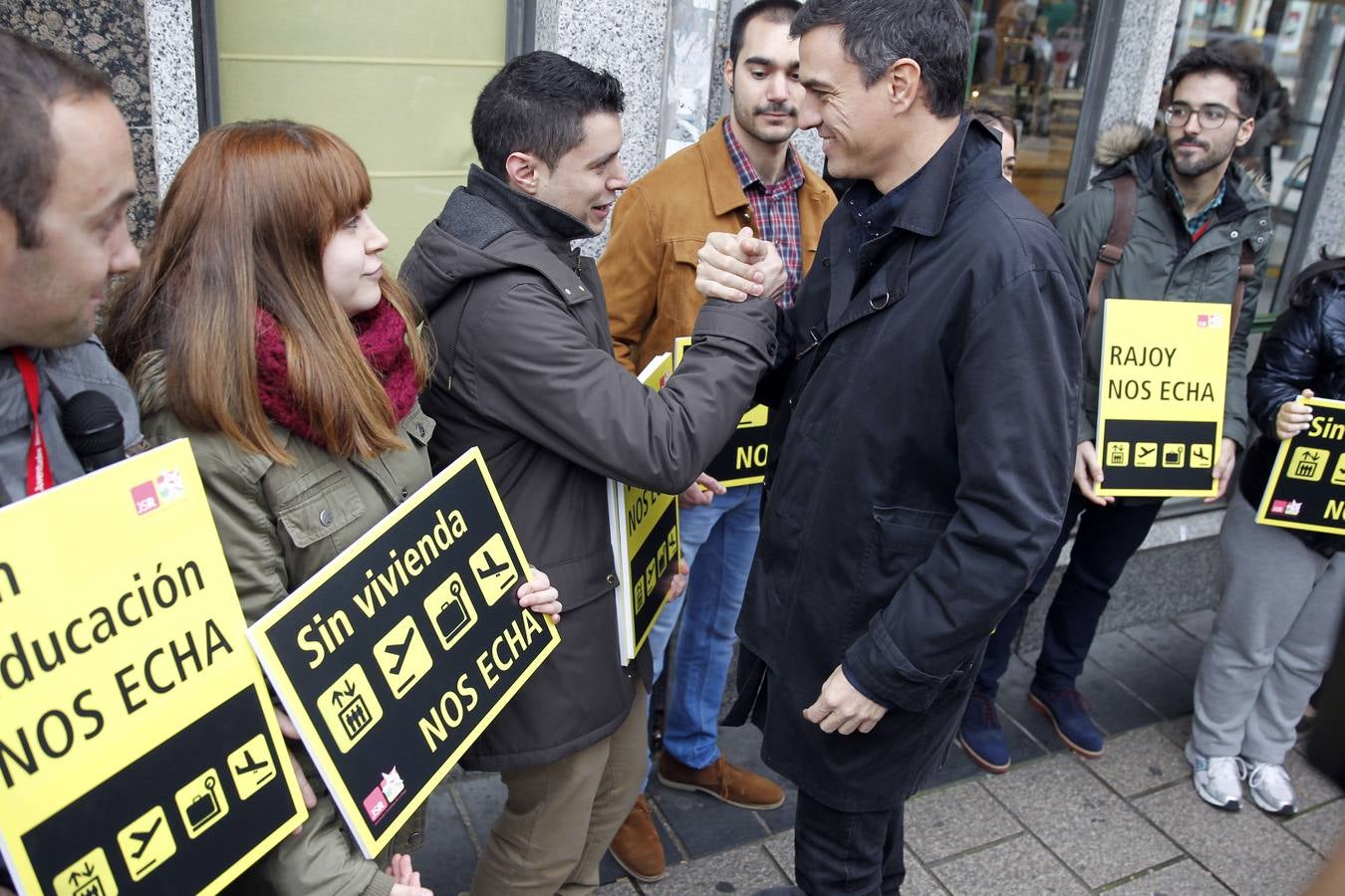 Pedro Sánchez pasea por el Casco Antiguo de Logroño y brinda en La Laurel en su visita a La Rioja