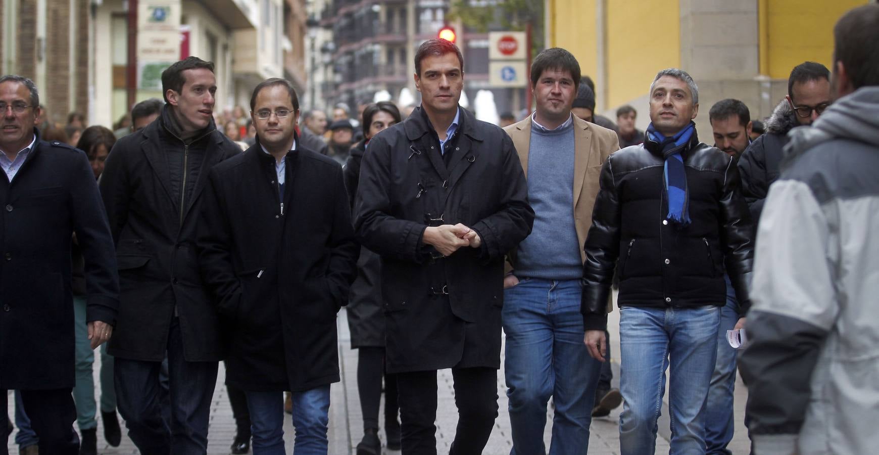 Pedro Sánchez pasea por el Casco Antiguo de Logroño y brinda en La Laurel en su visita a La Rioja