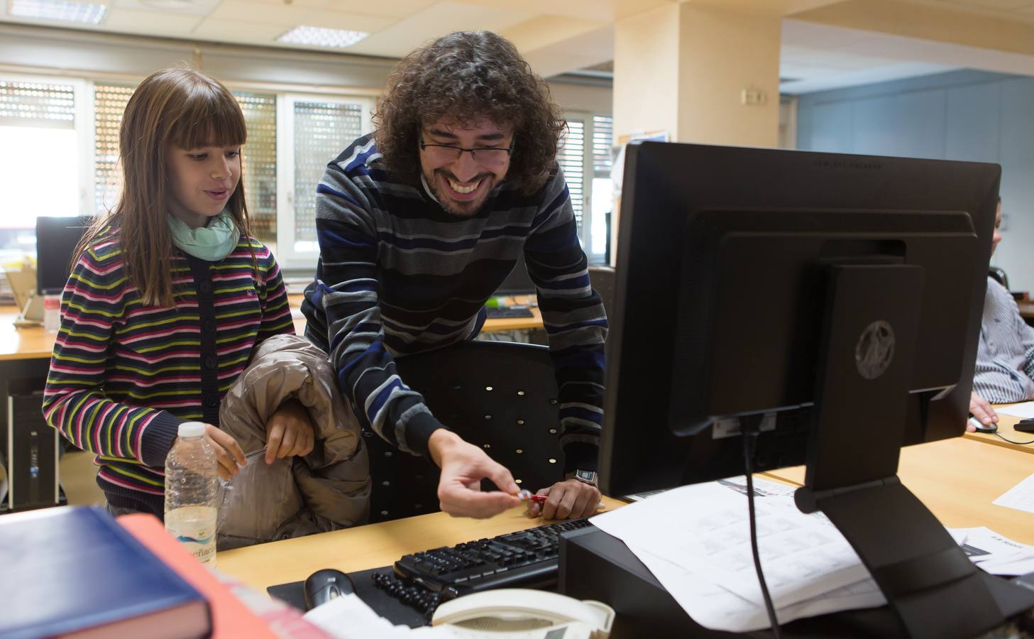 Los alumnos del Taller de Prensa del Colegio Duquesa de La Victoria, de Logroño, visitan la multimedia de Diario LA RIOJA