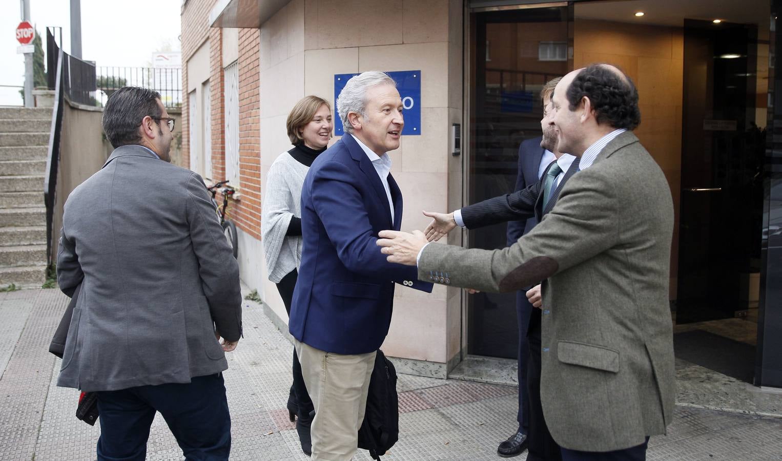 Bienvenidas, maquillaje...preparados y listos para el debate de TVR