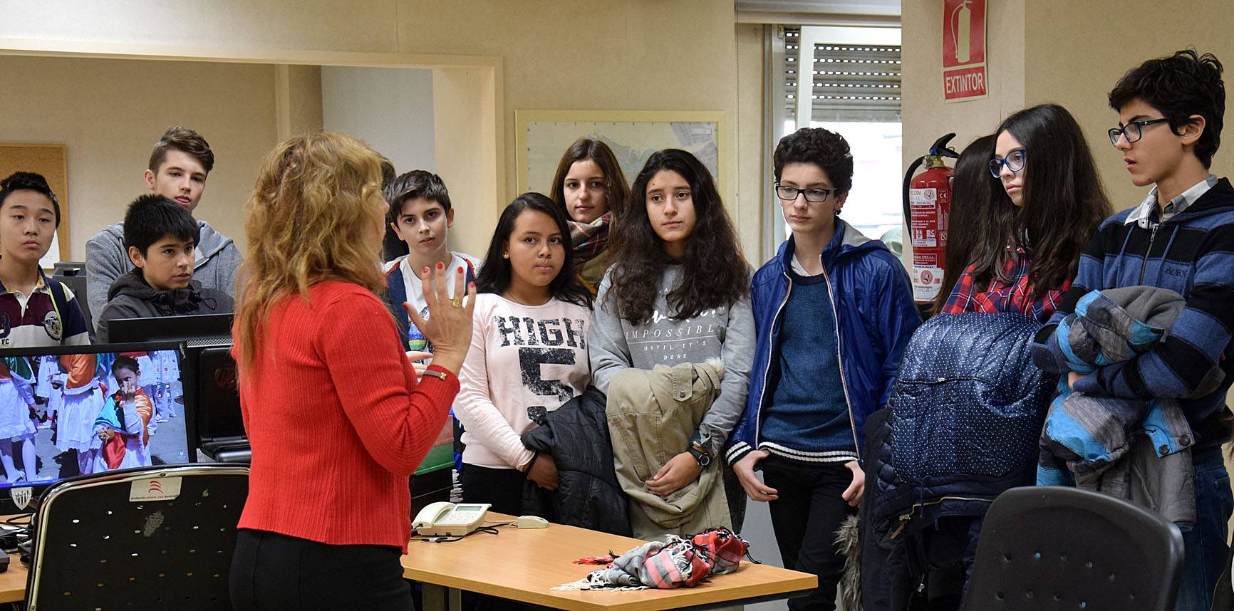 Los alumnos de 2º B del IES Sagasta, de Logroño, visitan la multimedia de Diario LA RIOJA