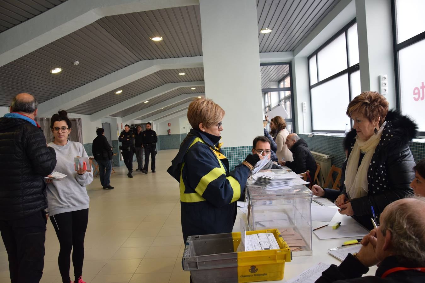 Mañana electoral en Las Gaunas