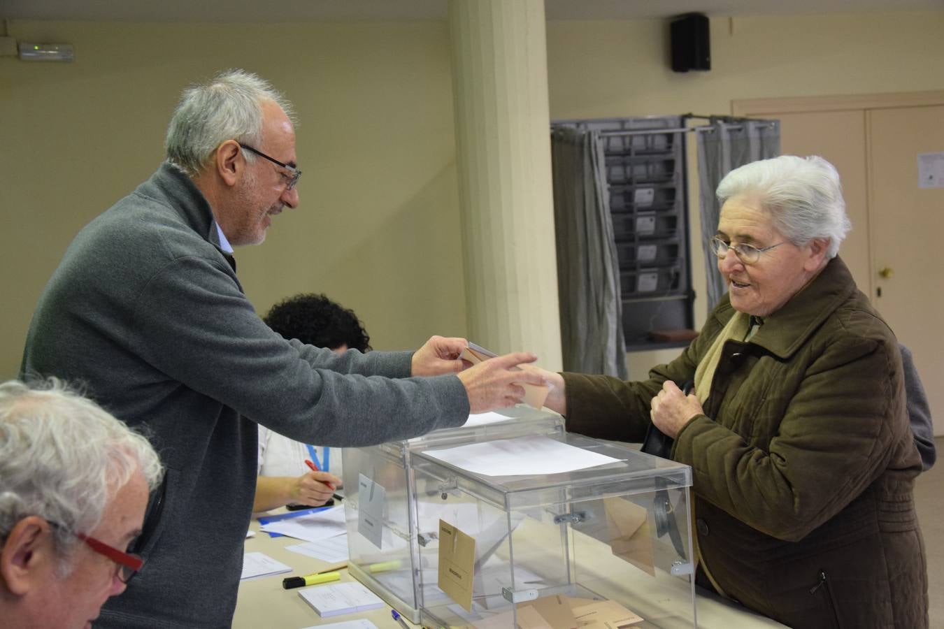 Mañana electoral en Las Gaunas