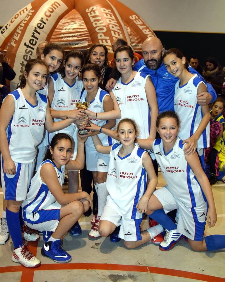 Entrega de trofeos del IV Torneo de Navidad de Baloncesto de Lardero