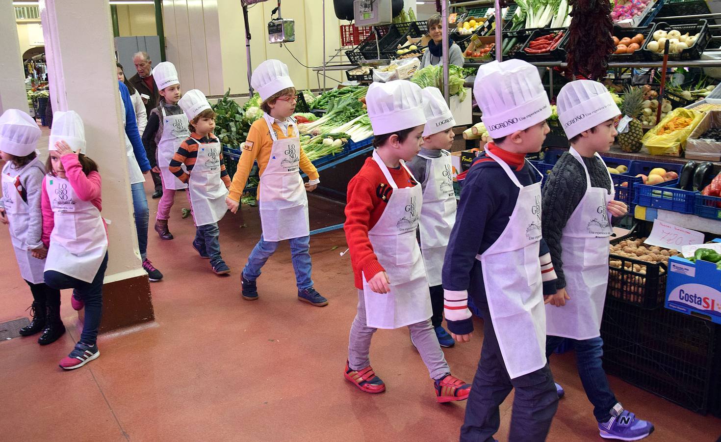 La Plaza de Abastos de Logroño acage el taller de cocina de para niños dentro del programa de AlimentArte