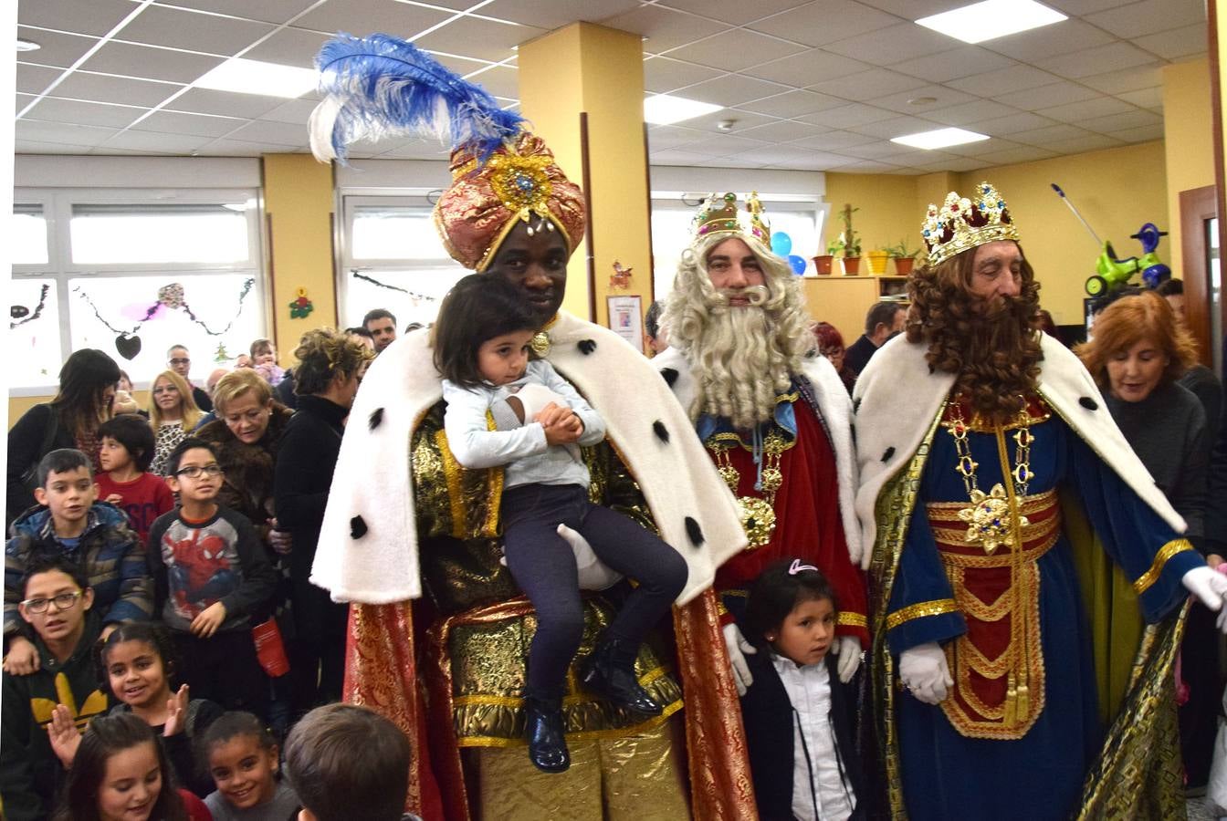 Melchor, Gaspar y Baltasar acuden a la Cocina Económica