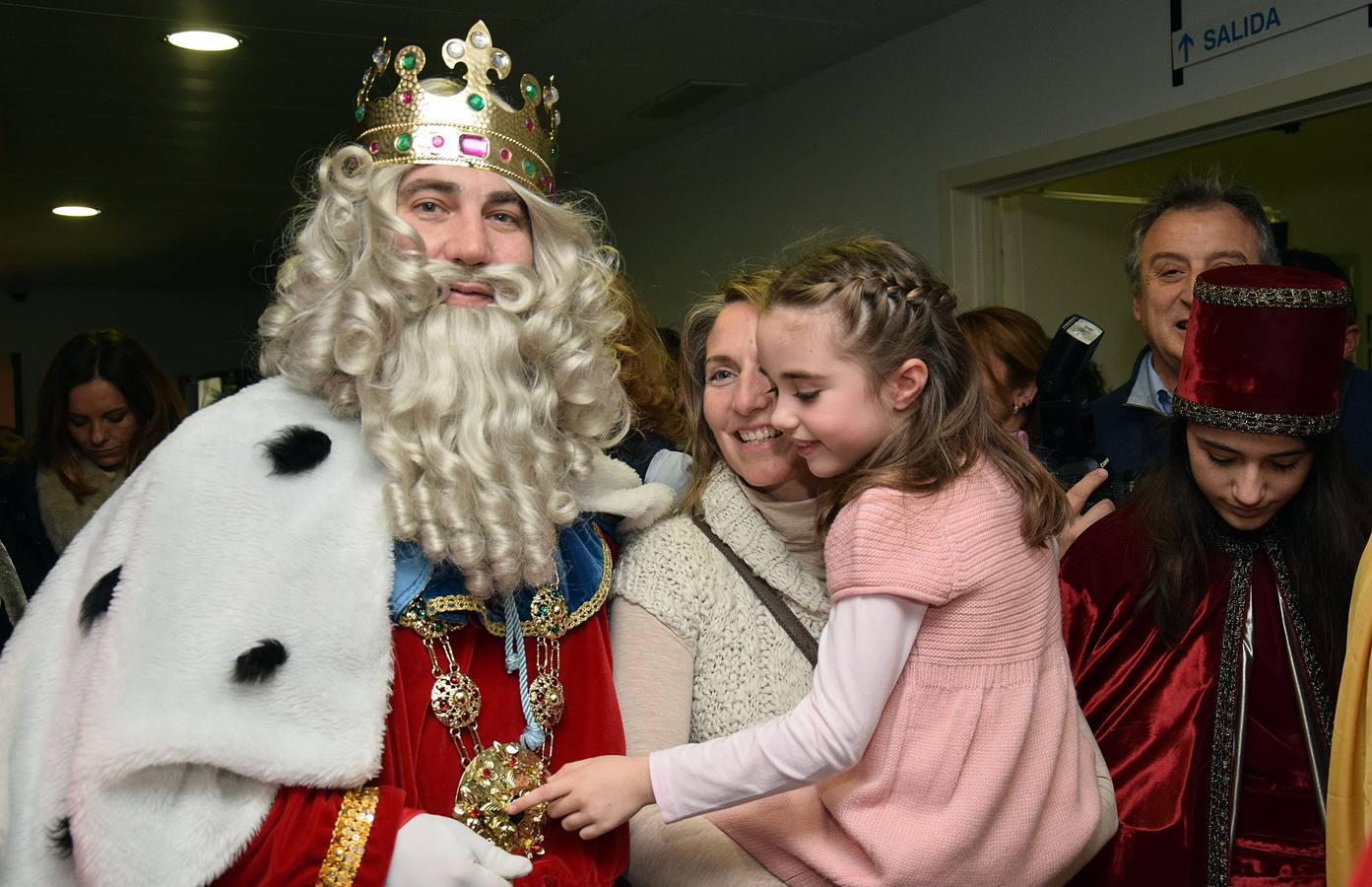 Los niños del San Pedro reciben a los Reyes Magos