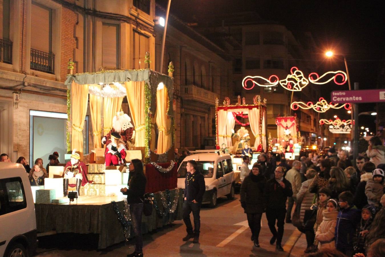 Los Reyes Magos recorren Arnedo en su cabalgata