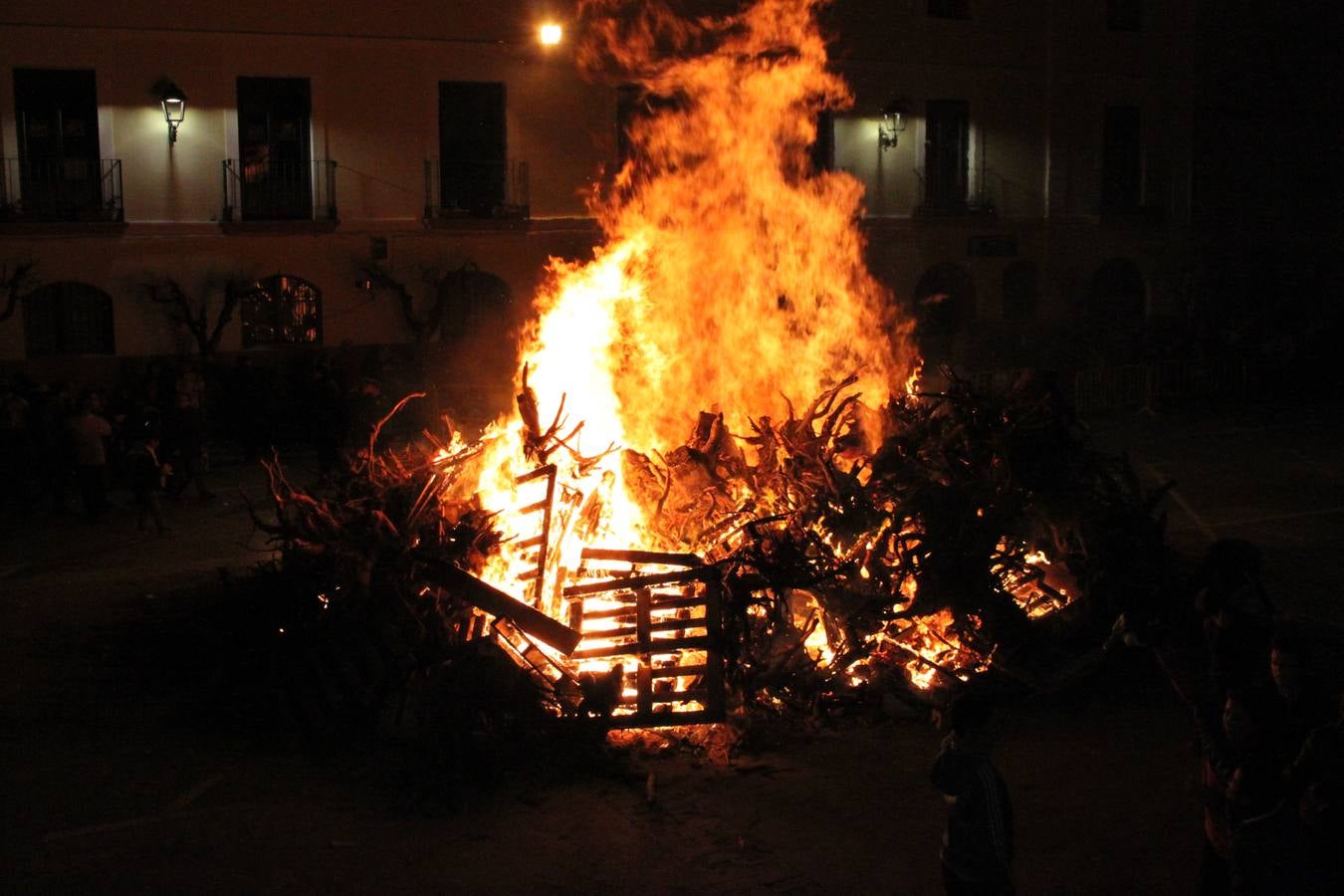 Alfaro celebra las hogueras de San Antón