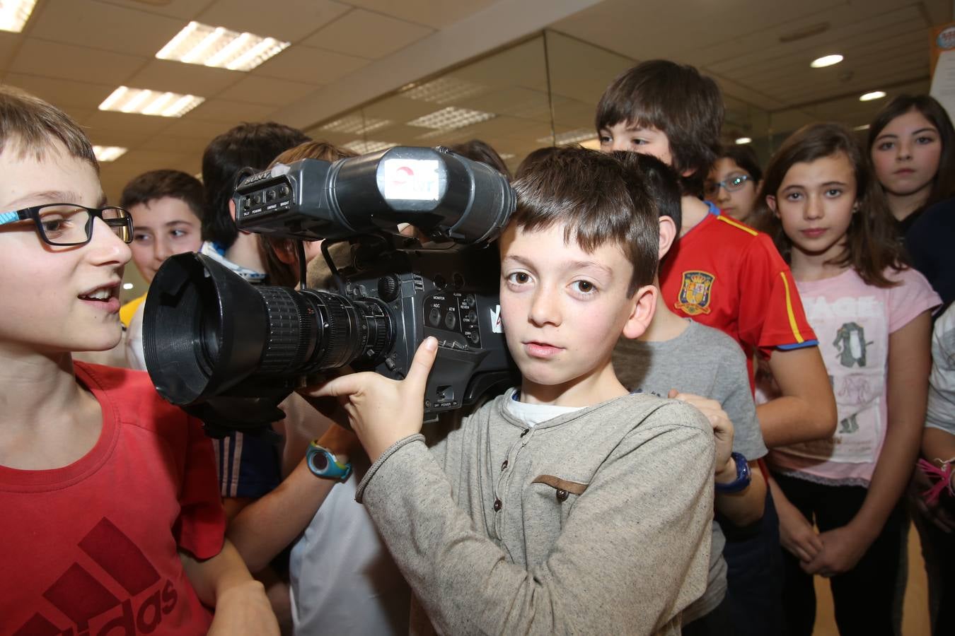 Los alumnos de 6ºB del CEIP Las Gaunas visitan la multimedia de Diario LA RIOJA