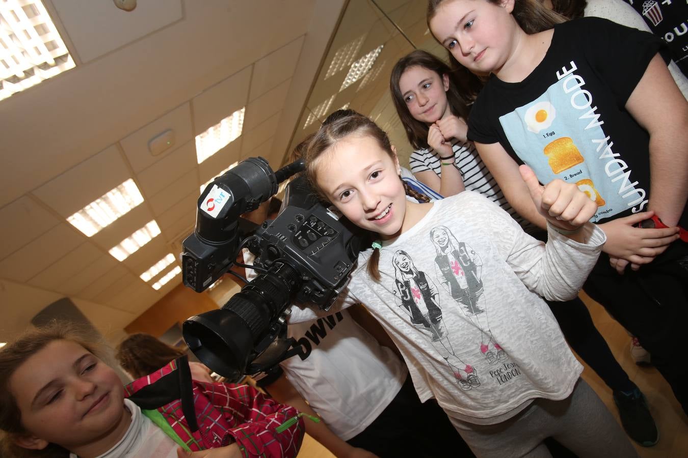 Los alumnos de 6ºB del CEIP Las Gaunas visitan la multimedia de Diario LA RIOJA