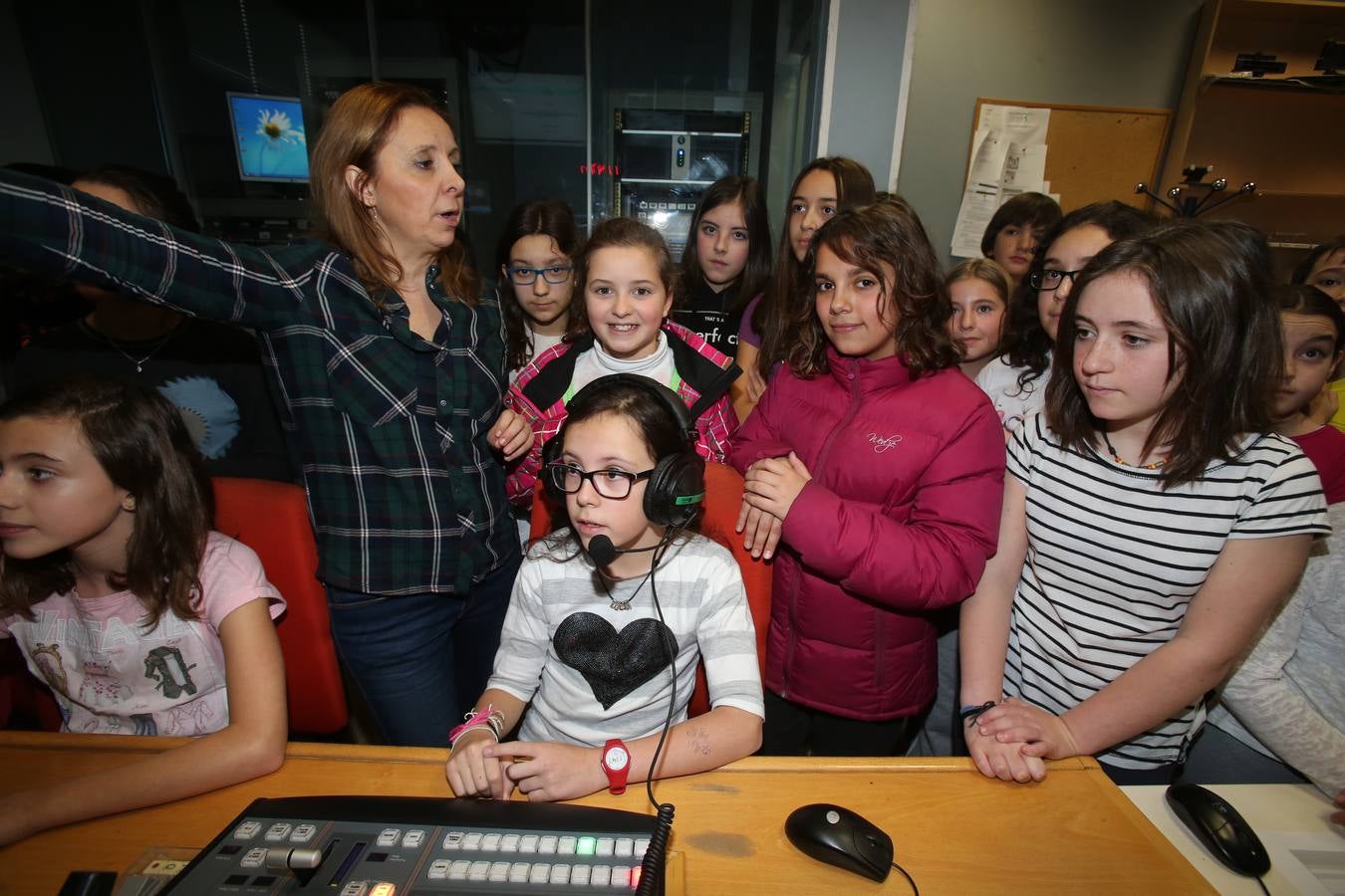 Los alumnos de 6ºB del CEIP Las Gaunas visitan la multimedia de Diario LA RIOJA
