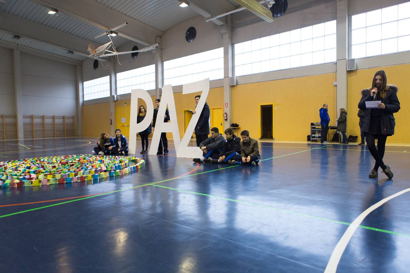 Celebración del Día de la Paz en el colegio Escolapias