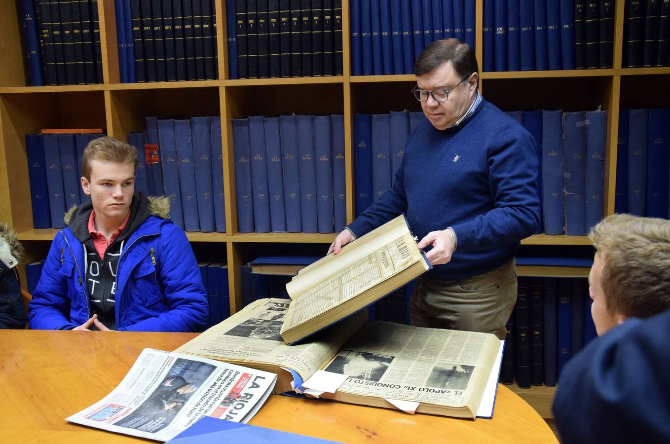 Alumnos de intercambio en Logroño con el Bachillerato Internacional del IES Sagasta visitan la multimedia de Diario LA RIOJA