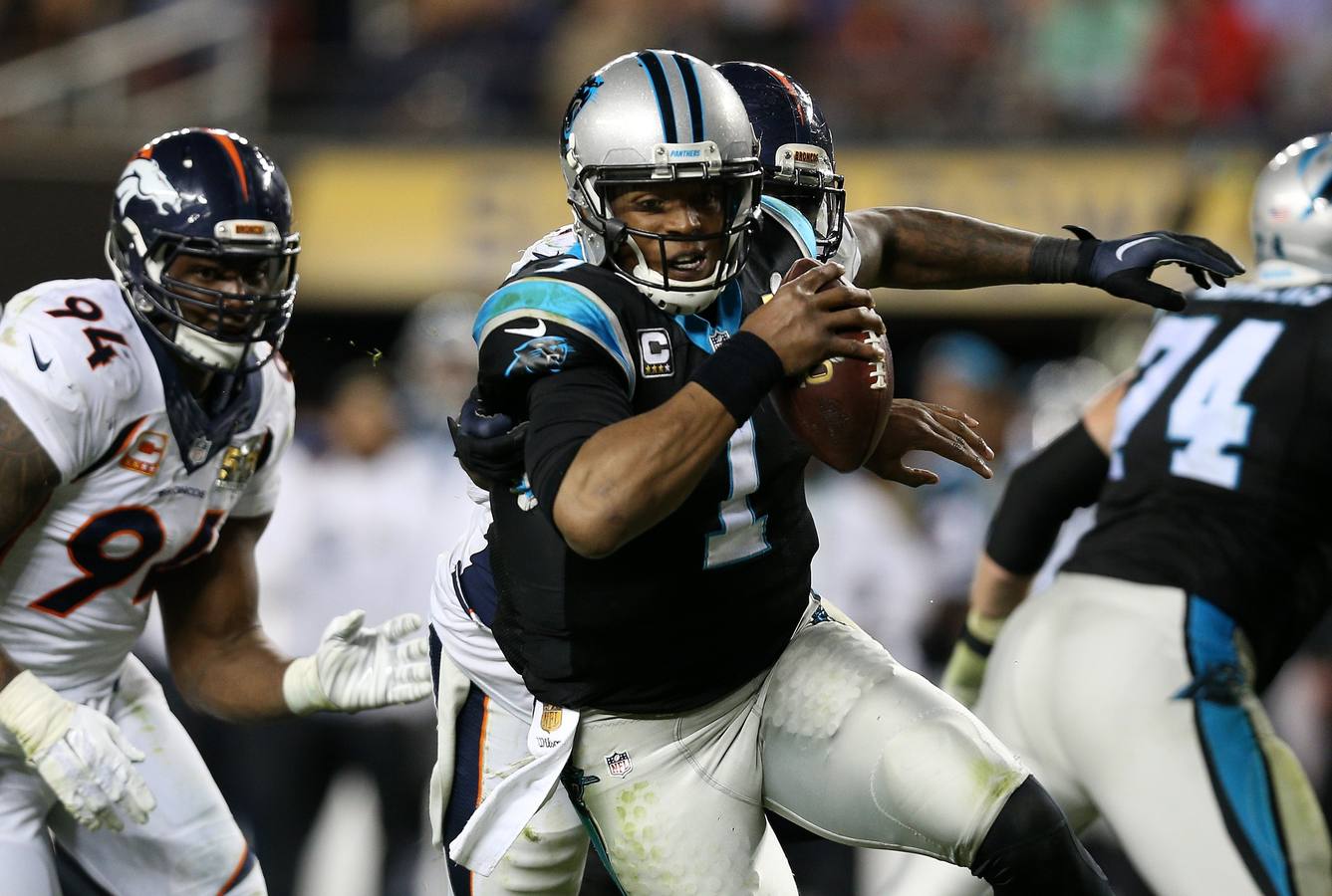 Los Broncos maniatan a los Panthers en la Super Bowl