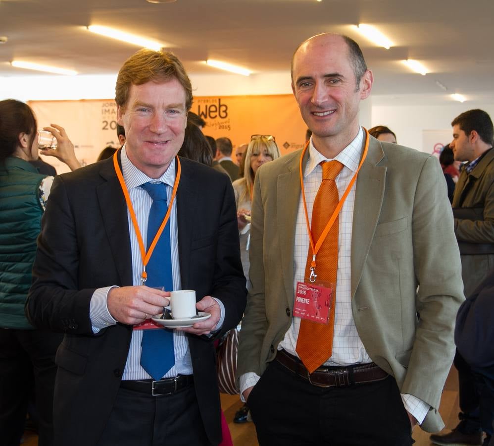 Una pausa para tomar un vino en la Imaginext Rioja