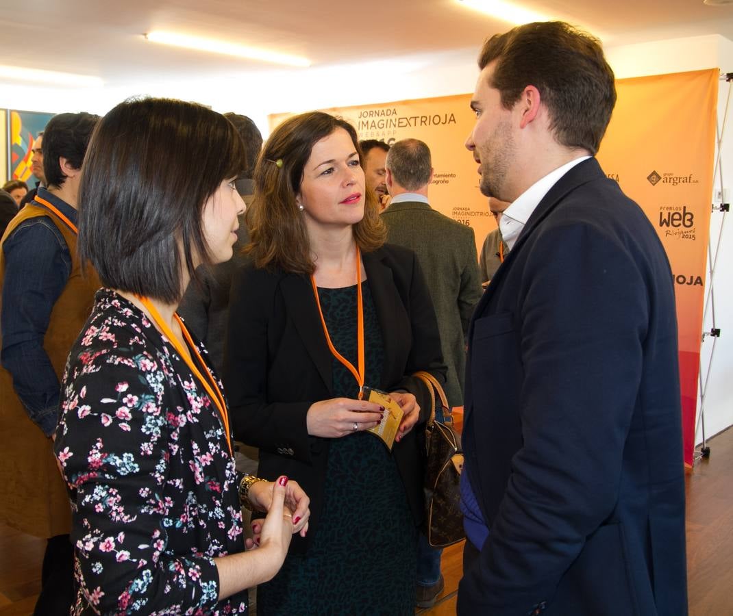 Una pausa para tomar un vino en la Imaginext Rioja