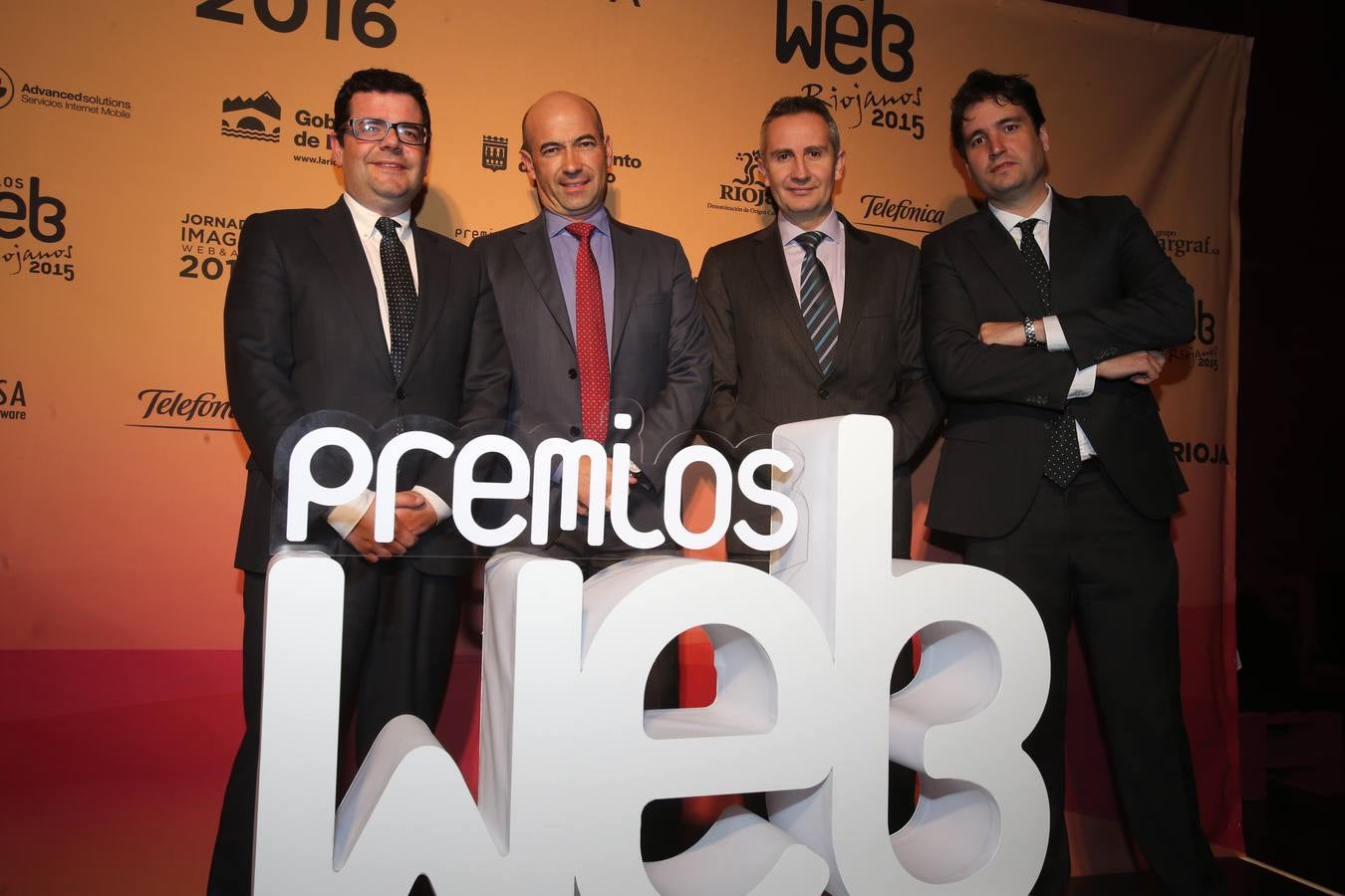 Sonrisas en el photocall en la entrega de los XVIII Premios Web Riojanos
