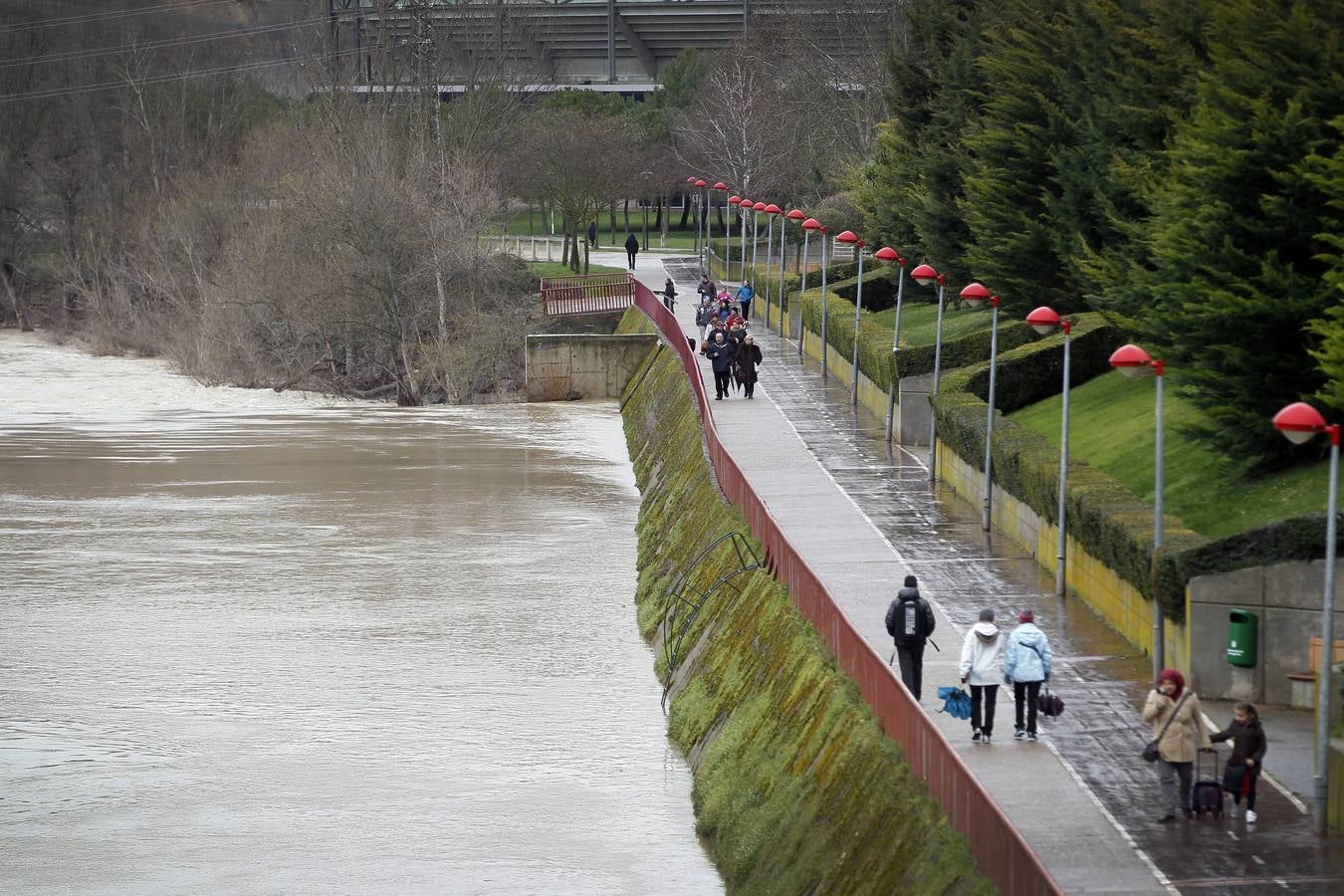 Logroño vigila el Ebro