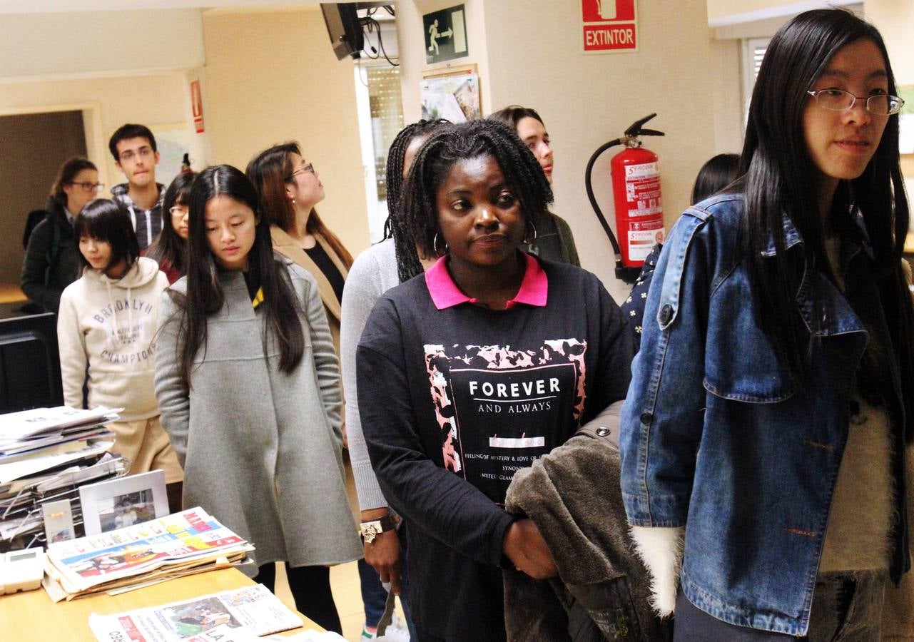 Alumnos de los cursos de Lengua y Cultura Española de la Fundación UR visitan la multimedia de Nueva Rioja