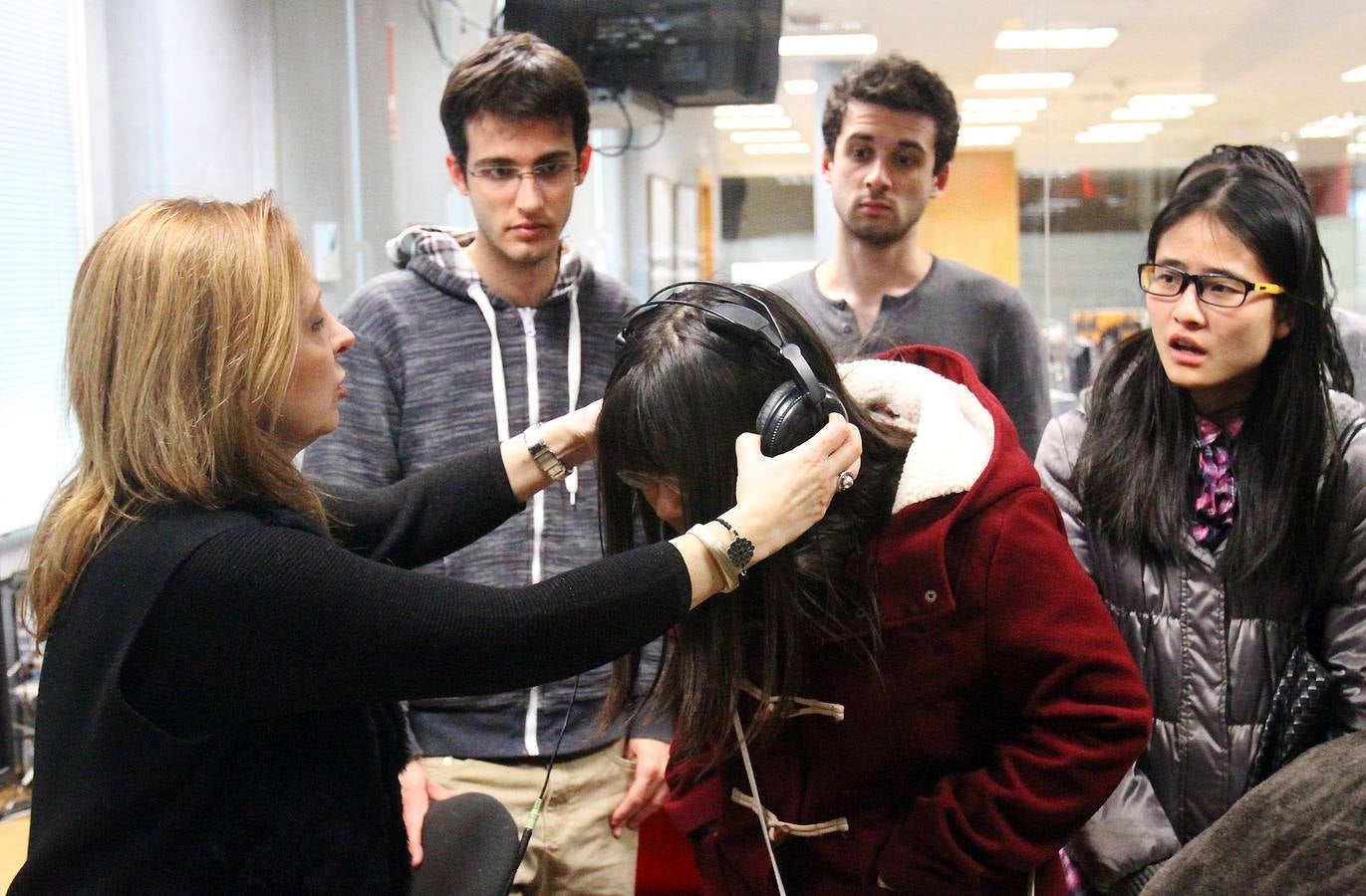 Alumnos de los cursos de Lengua y Cultura Española de la Fundación UR visitan la multimedia de Nueva Rioja