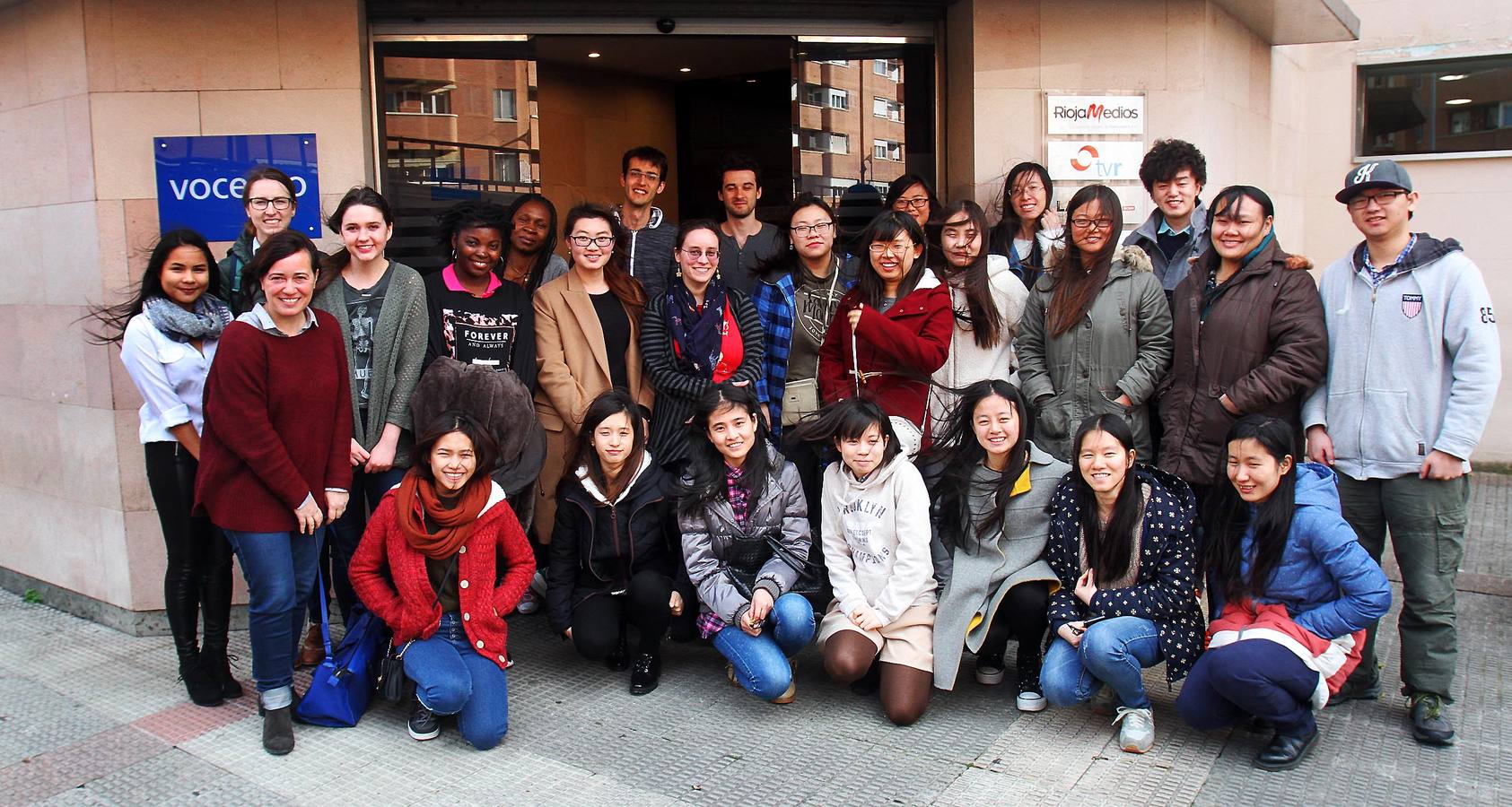 Alumnos de los cursos de Lengua y Cultura Española de la Fundación UR visitan la multimedia de Nueva Rioja