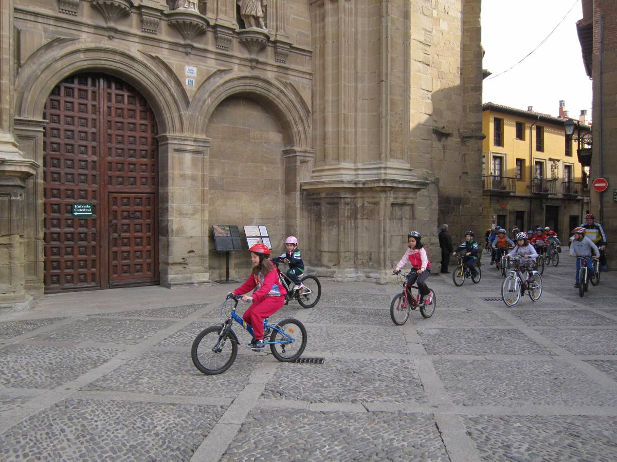 III Marcha en bicicleta en Santo Domingo de la Calzada a beneficio de la AECC