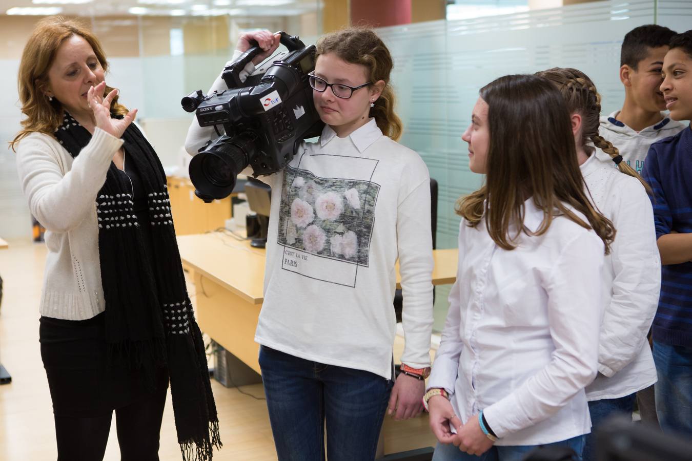 Los alumnos de 2º de la ESO del IES Celso Díaz, de Arnedo, visitan la multimedia de Diario LA RIOJA