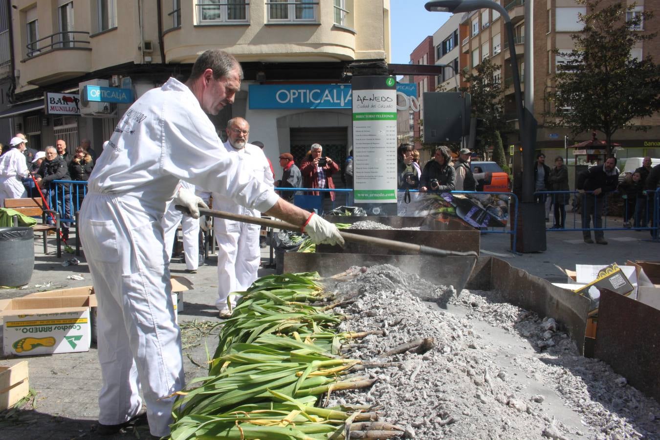 Arnedo celebra el XIII Dia del Ajo Asado