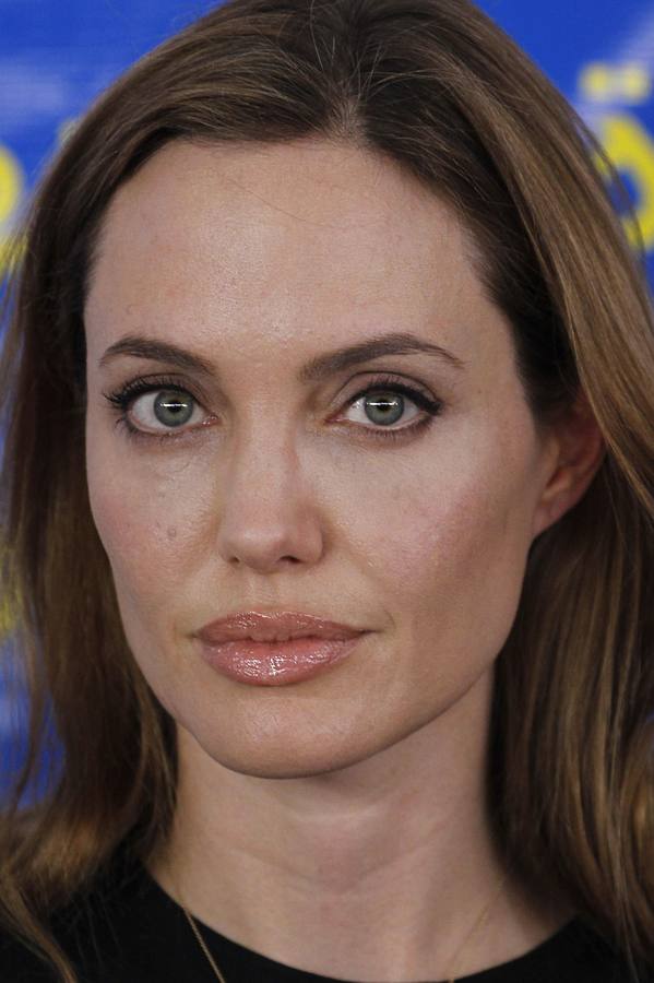 Angelina Jolie peligrosamente sexy