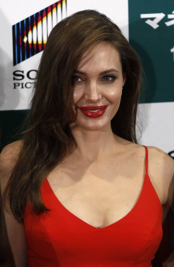 Angelina Jolie peligrosamente sexy