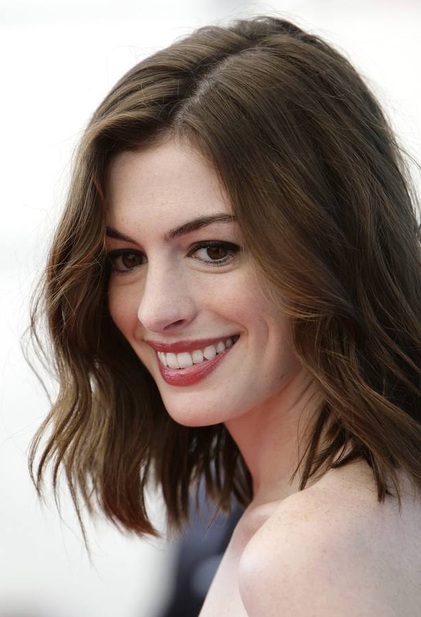 Anne Hathaway la más guapa de los Oscars
