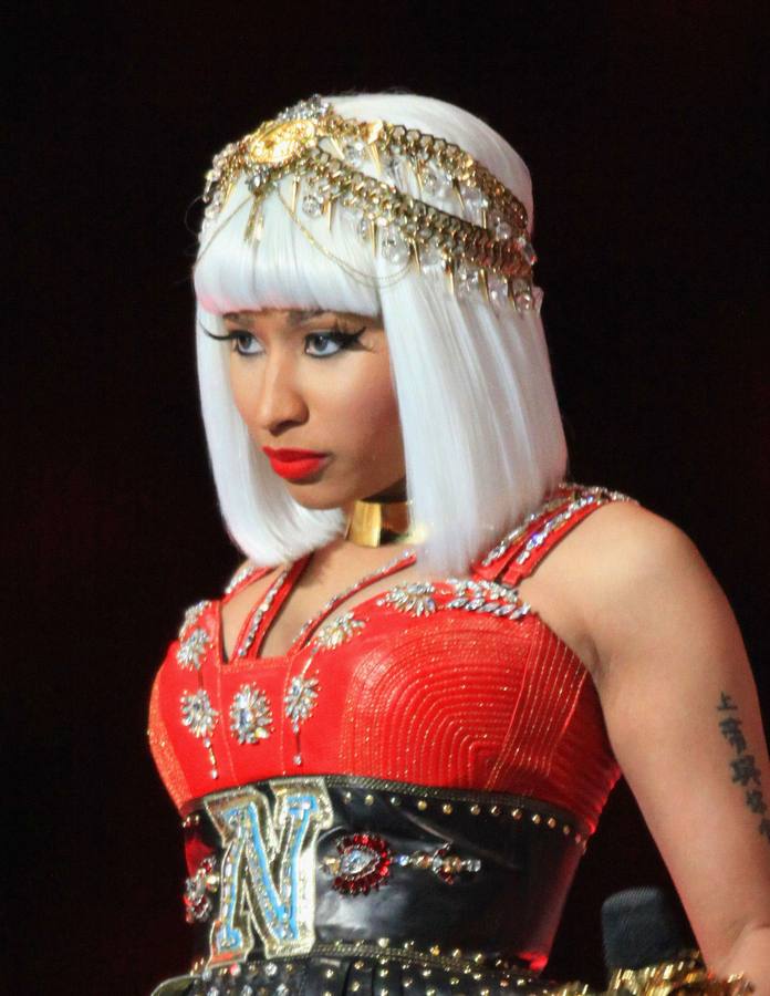 Nicki Minaj la sensual cantante