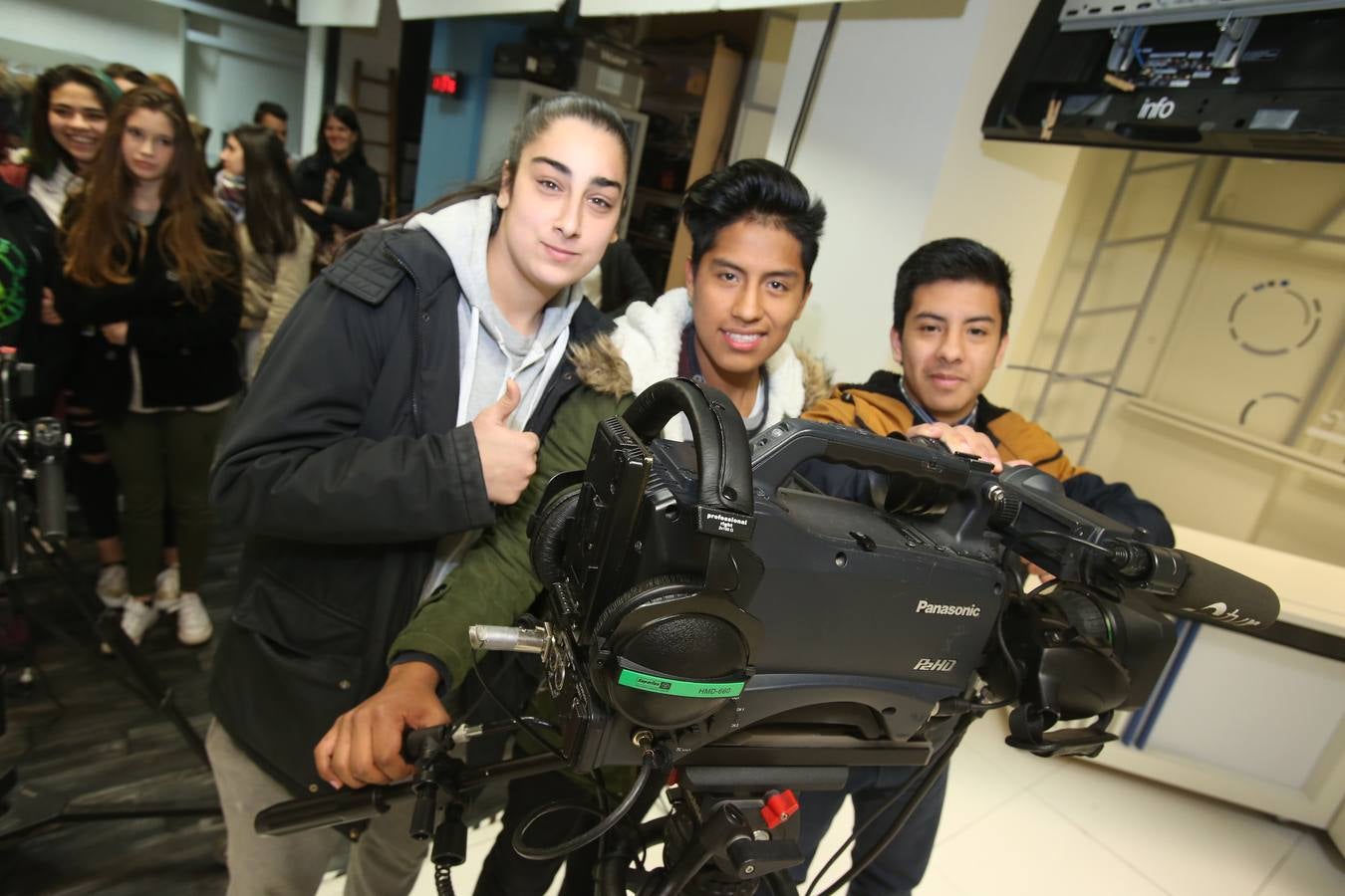 Alumnos de Jesuitas visitan Diario LA RIOJA